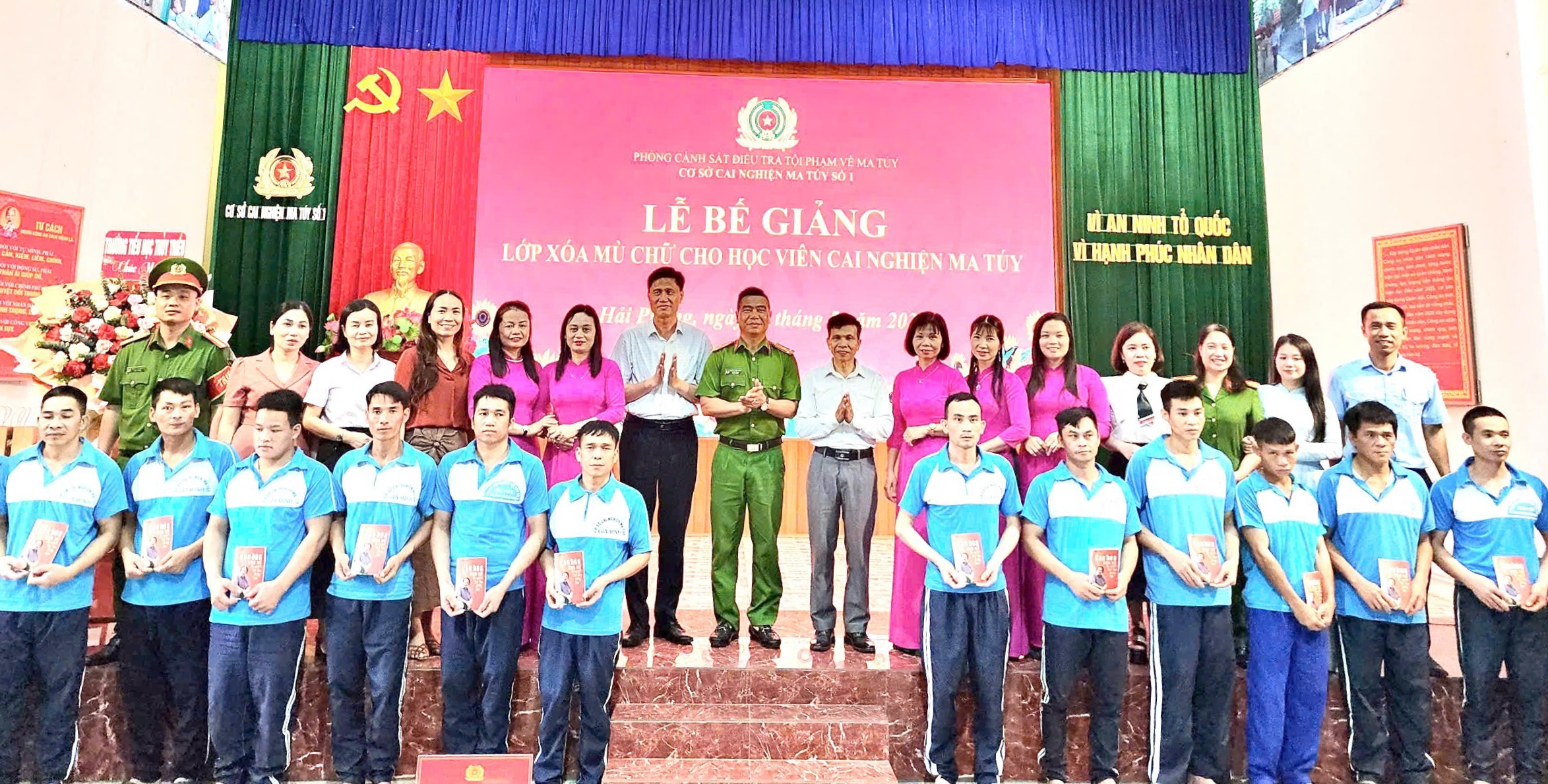 Gieo hy vọng từ lớp học xóa mù chữ ở Cơ sở Cai nghiện ma túy số 1 Hải Phòng